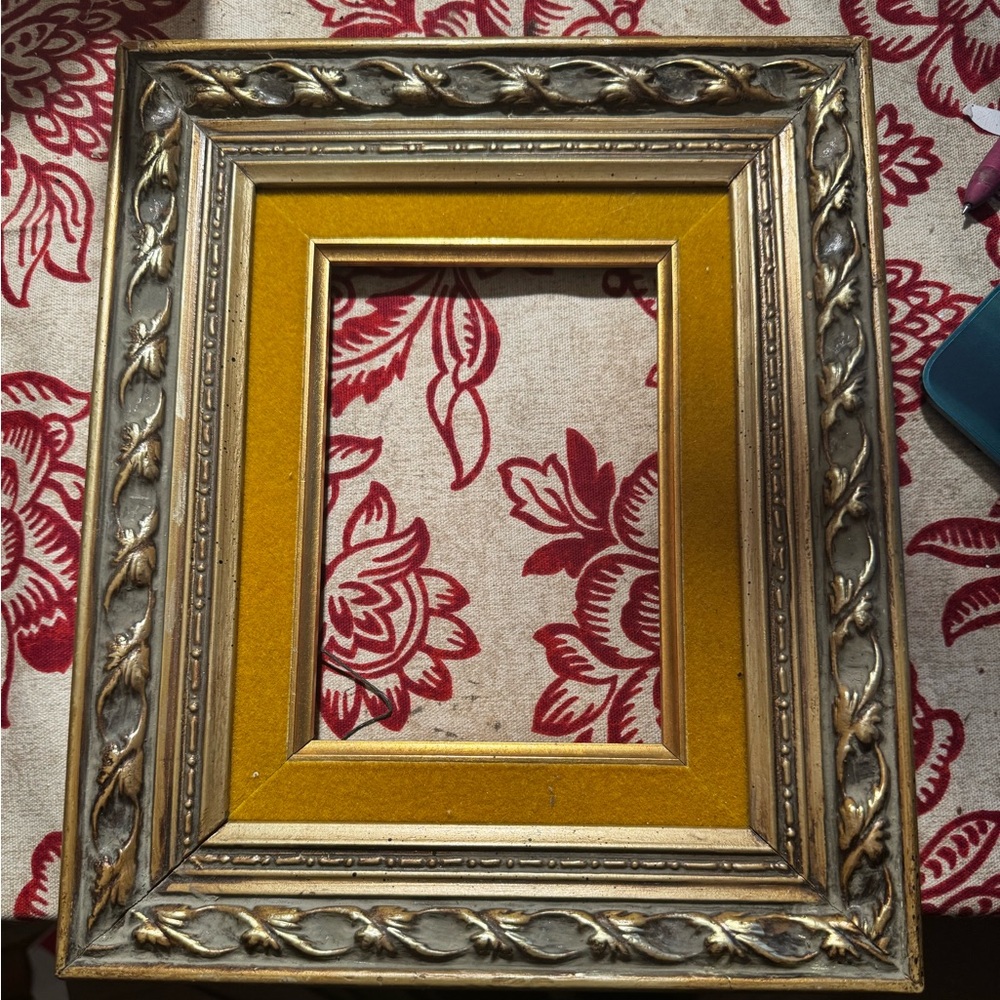 Vintage Fairy Circle Wood And Plaster Gold Tone Frames